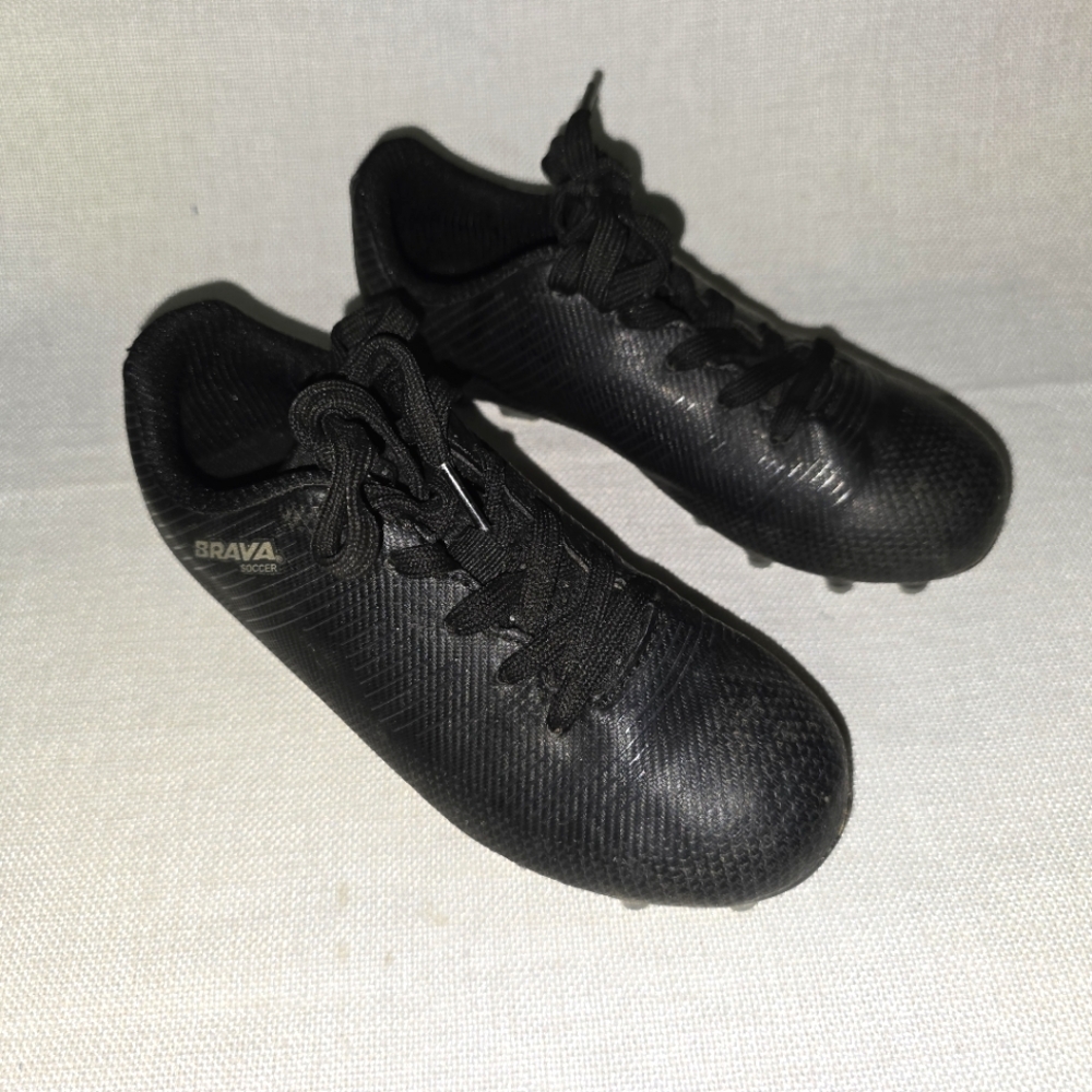 Brava Youth Black Soccer Cleats Boys 12D (6/2022) Sports Equipment Shoes Pre-own